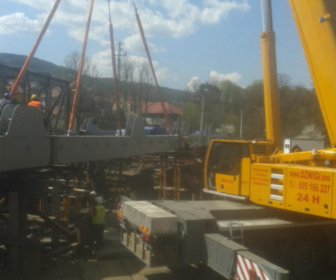 Podczepianie części mostu