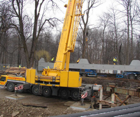 Z każdym fragmentem obchodzimy się bardzo delikatnie