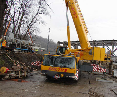 Praca nad mostem w toku