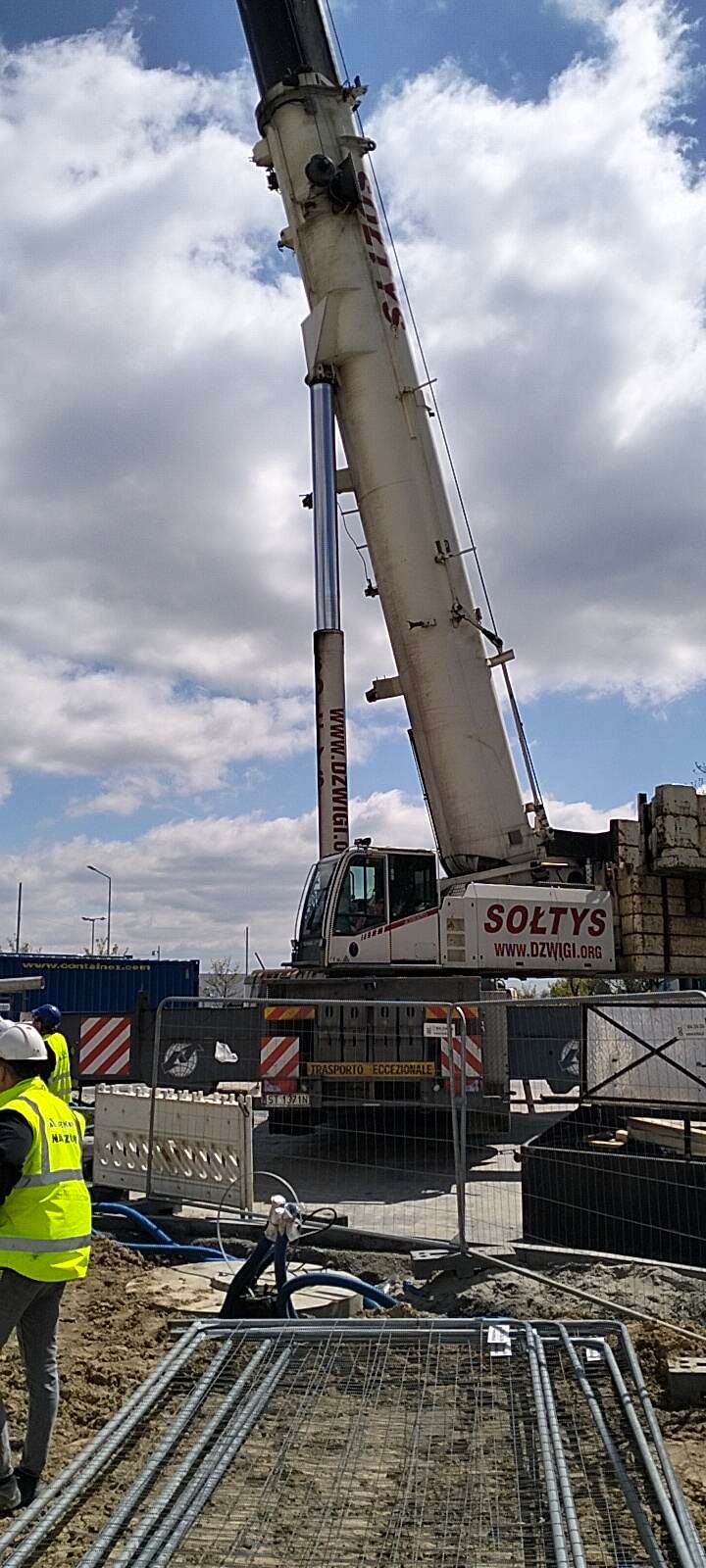 monrujemy zbiornik w gliwidach, w akcji żurawie - Demag AC 350-1 i Faun ATF60-4